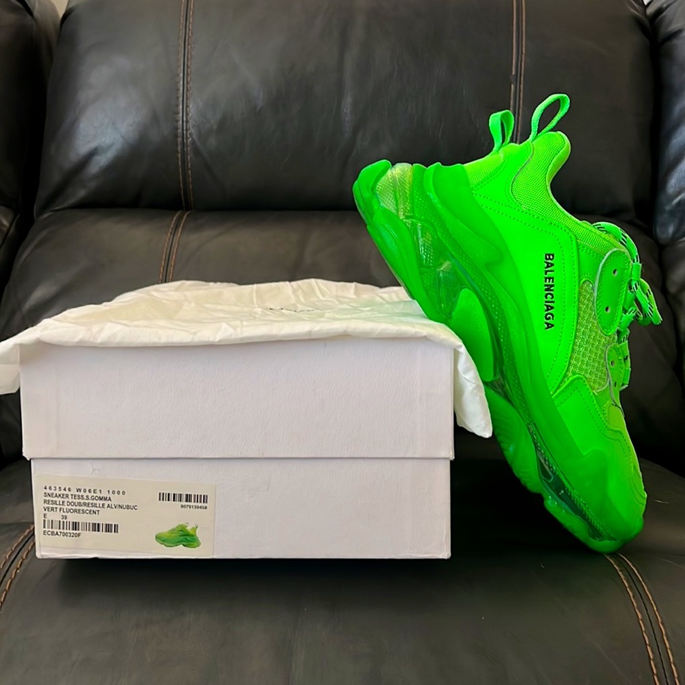 Balenciaga Triple S Neon Green Clear Soles Shipping in original box - Picture 11 of 15